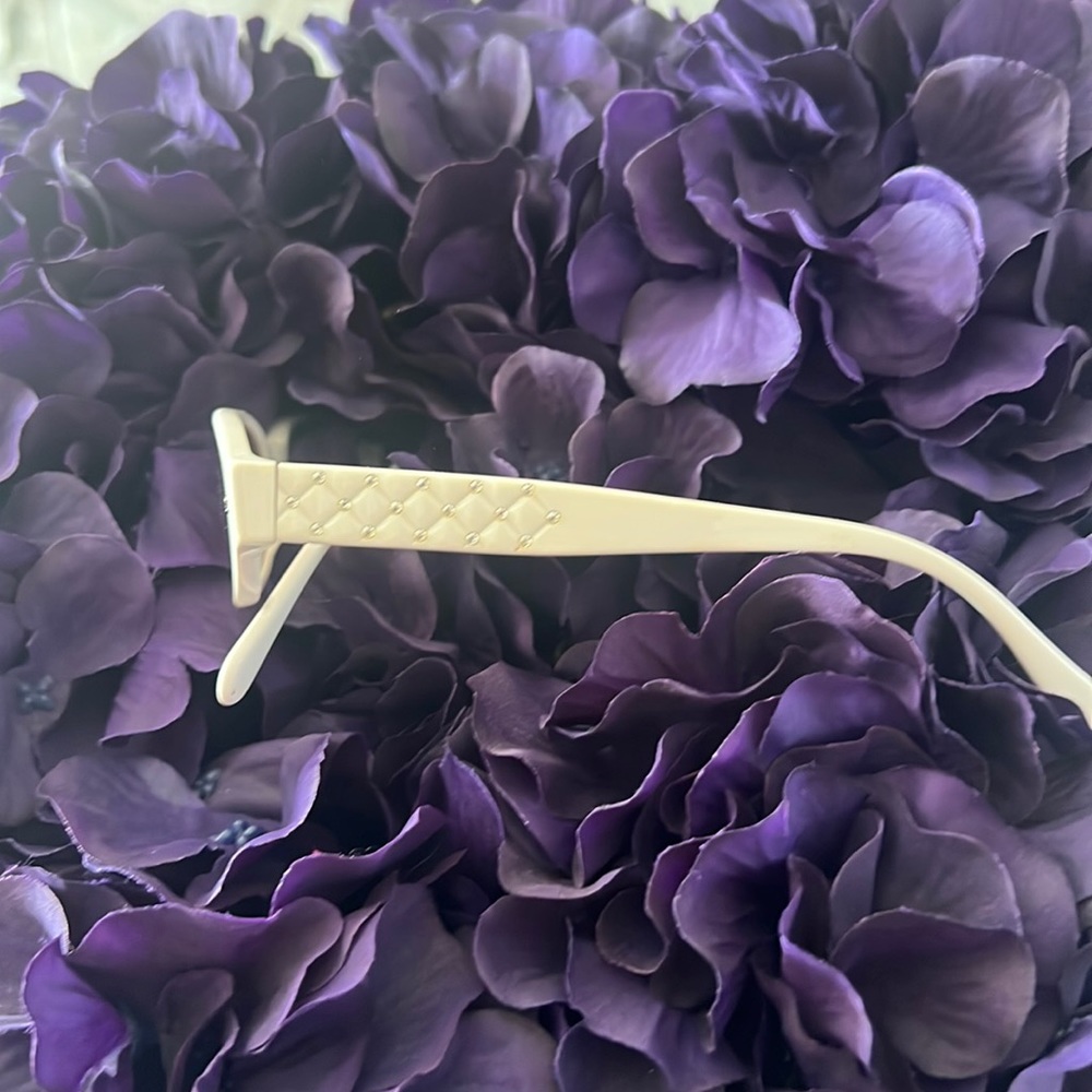 CHANEL Slim Sunglasses‎ w/swarovski Stone at the Frame Original Lens w/hardcase - Picture 8 of 13